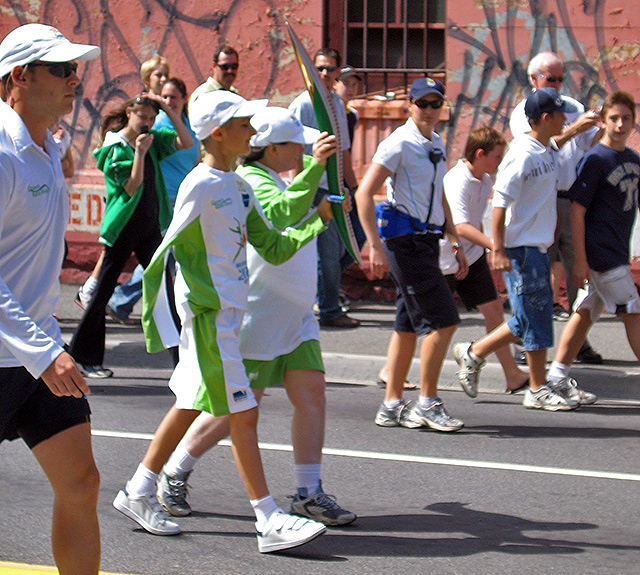 Commonwealth Games baton relay runners