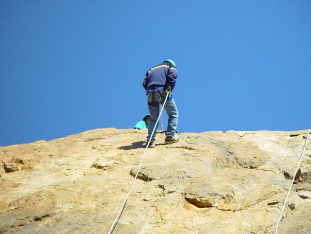 abseiler_mountain_climber.jpg (large)
