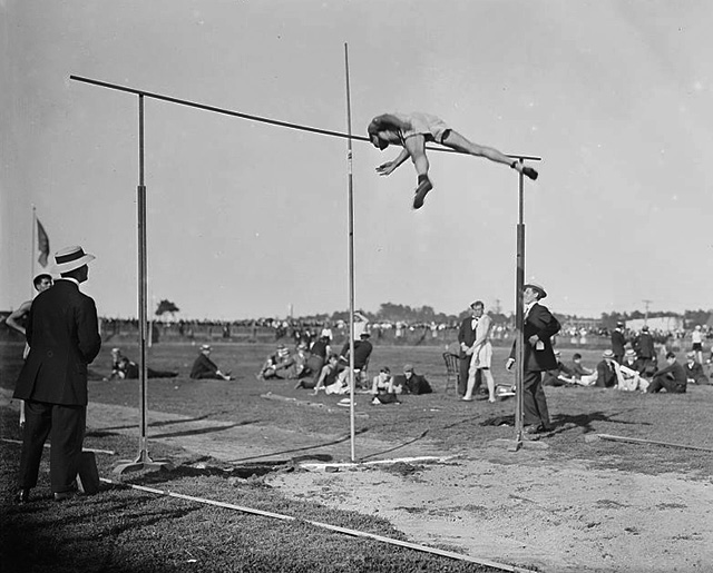 pole vaulter 1908