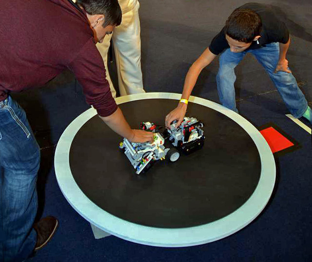 Robot battle competition