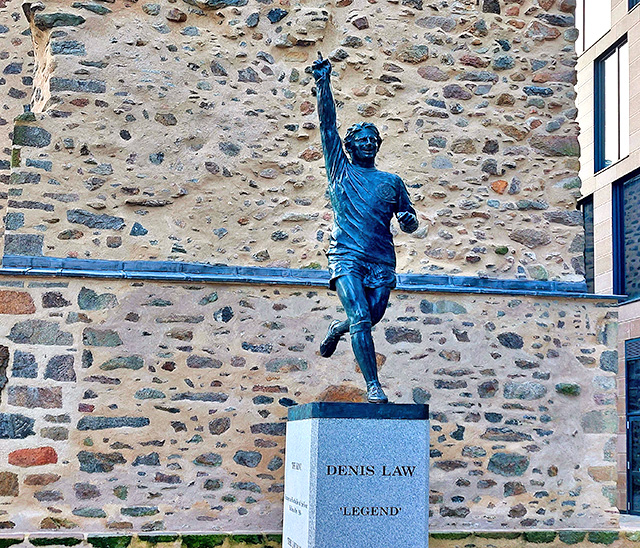 statue of Scottish player Denis Law,